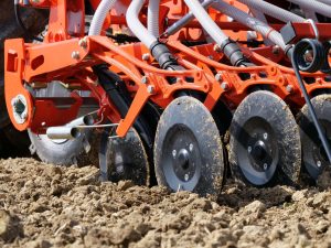 Image 4/5: Kubota clamped CX-II coulter with/without press wheel